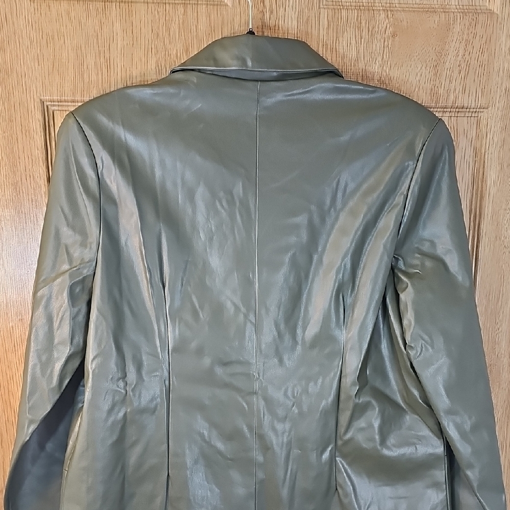 Elegant Olive Women's Blazer - Picture 10 of 11